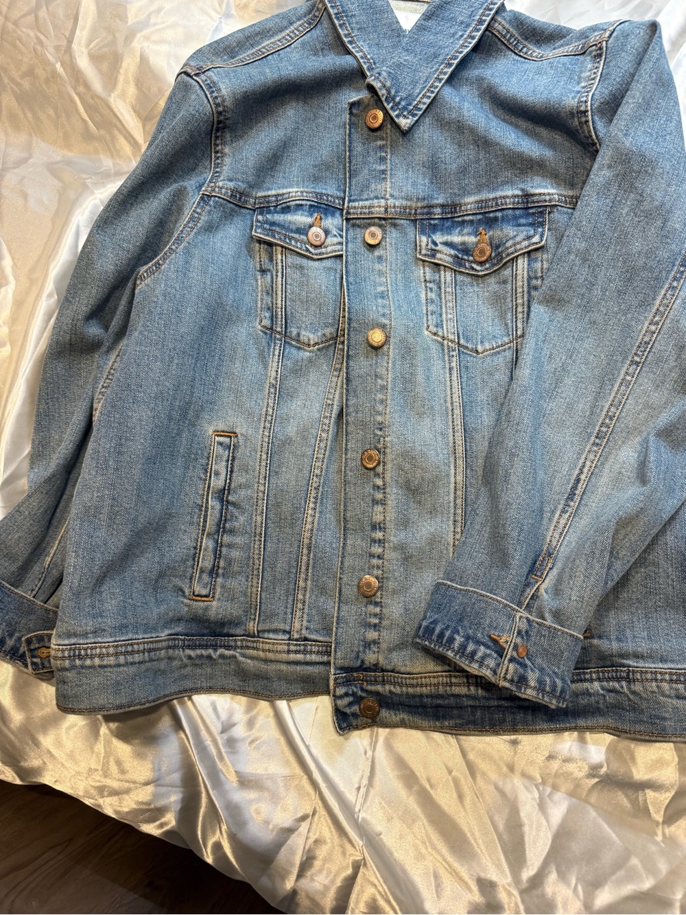 Women’s Light Blue Denim Jacket - Classic Trucker Style